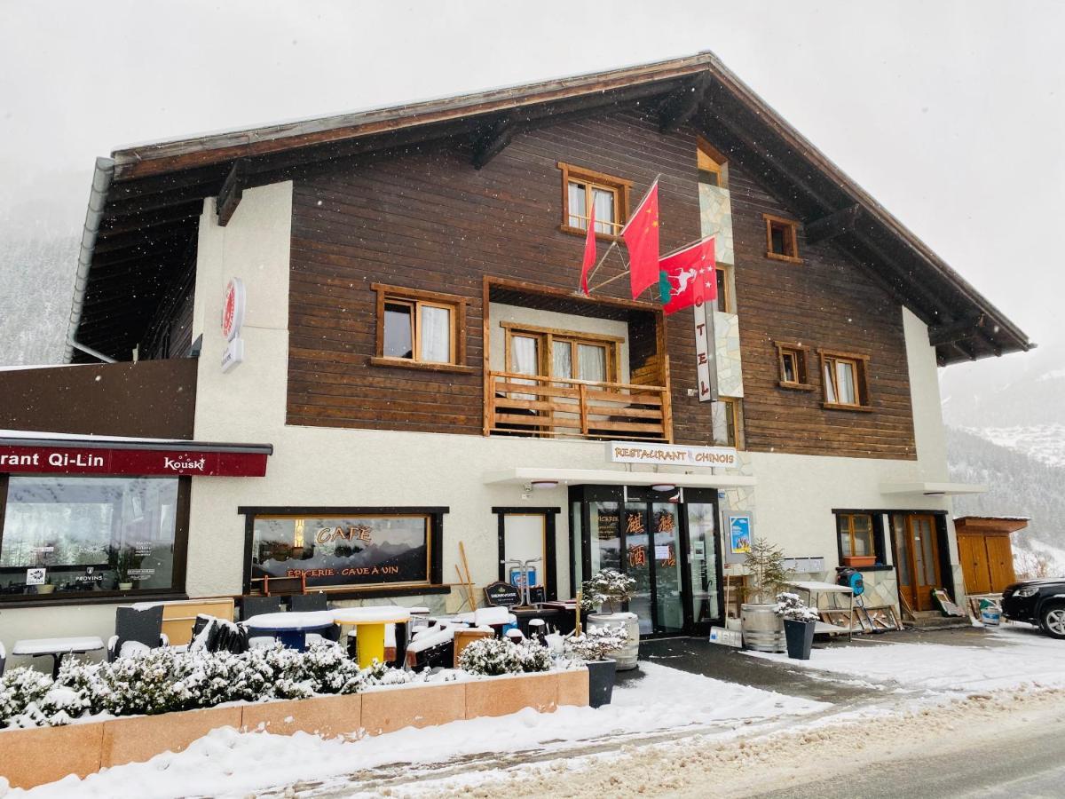 Qi-Lin Hotel Restaurant Ayer Eksteriør billede