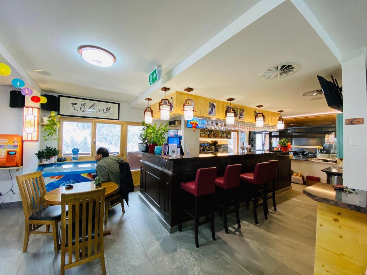 Qi-Lin Hotel Restaurant Ayer Eksteriør billede